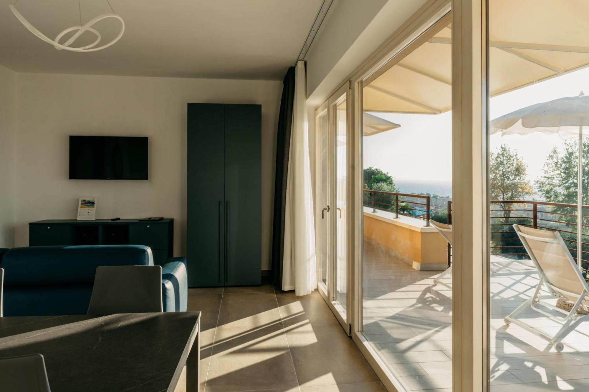 Apartments Monsurei, Lake View バルドリーノ エクステリア 写真