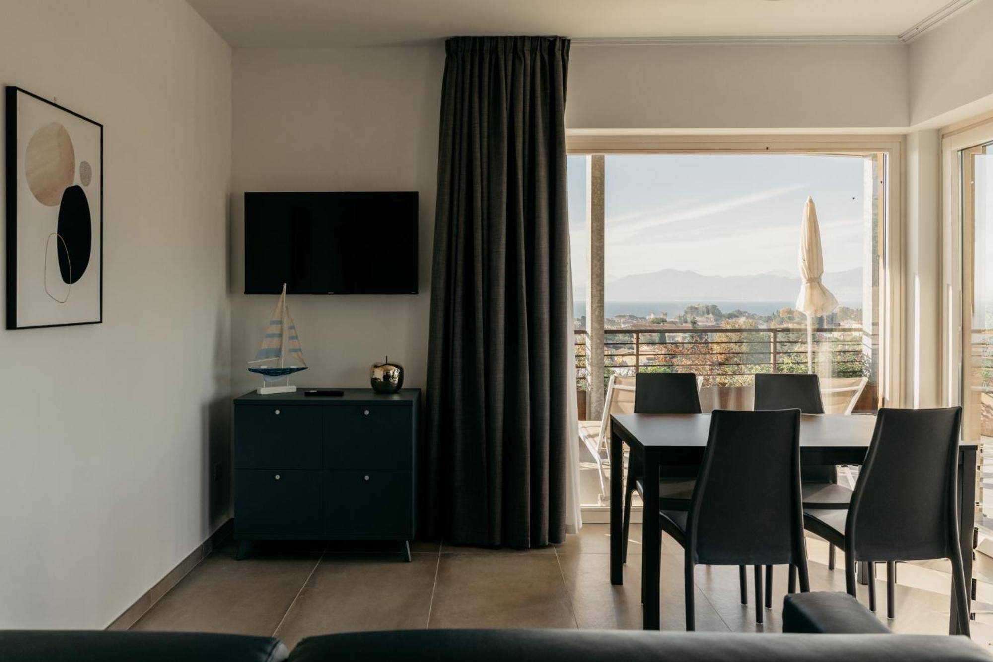 Apartments Monsurei, Lake View バルドリーノ エクステリア 写真