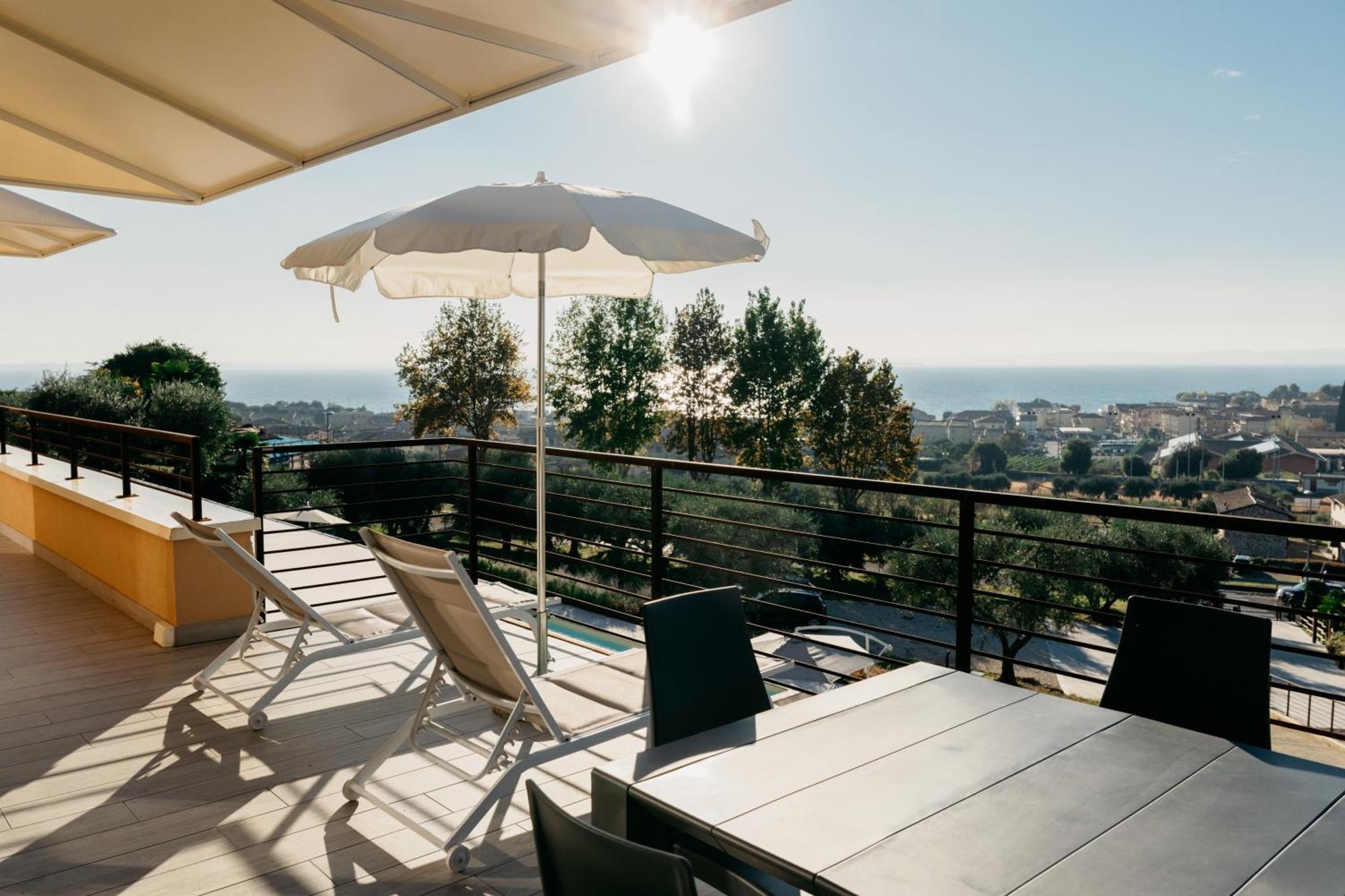 Apartments Monsurei, Lake View バルドリーノ エクステリア 写真