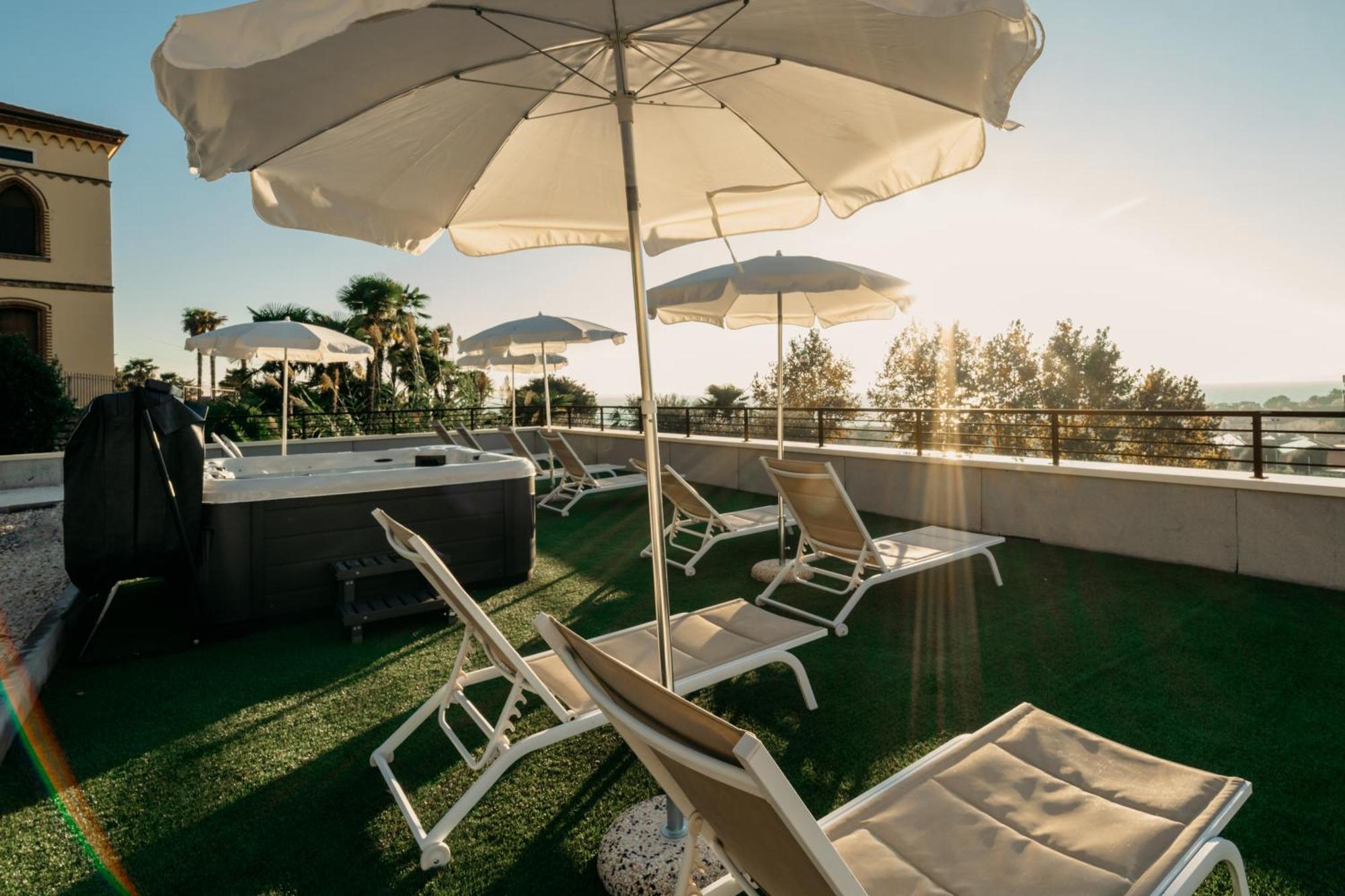 Apartments Monsurei, Lake View バルドリーノ エクステリア 写真