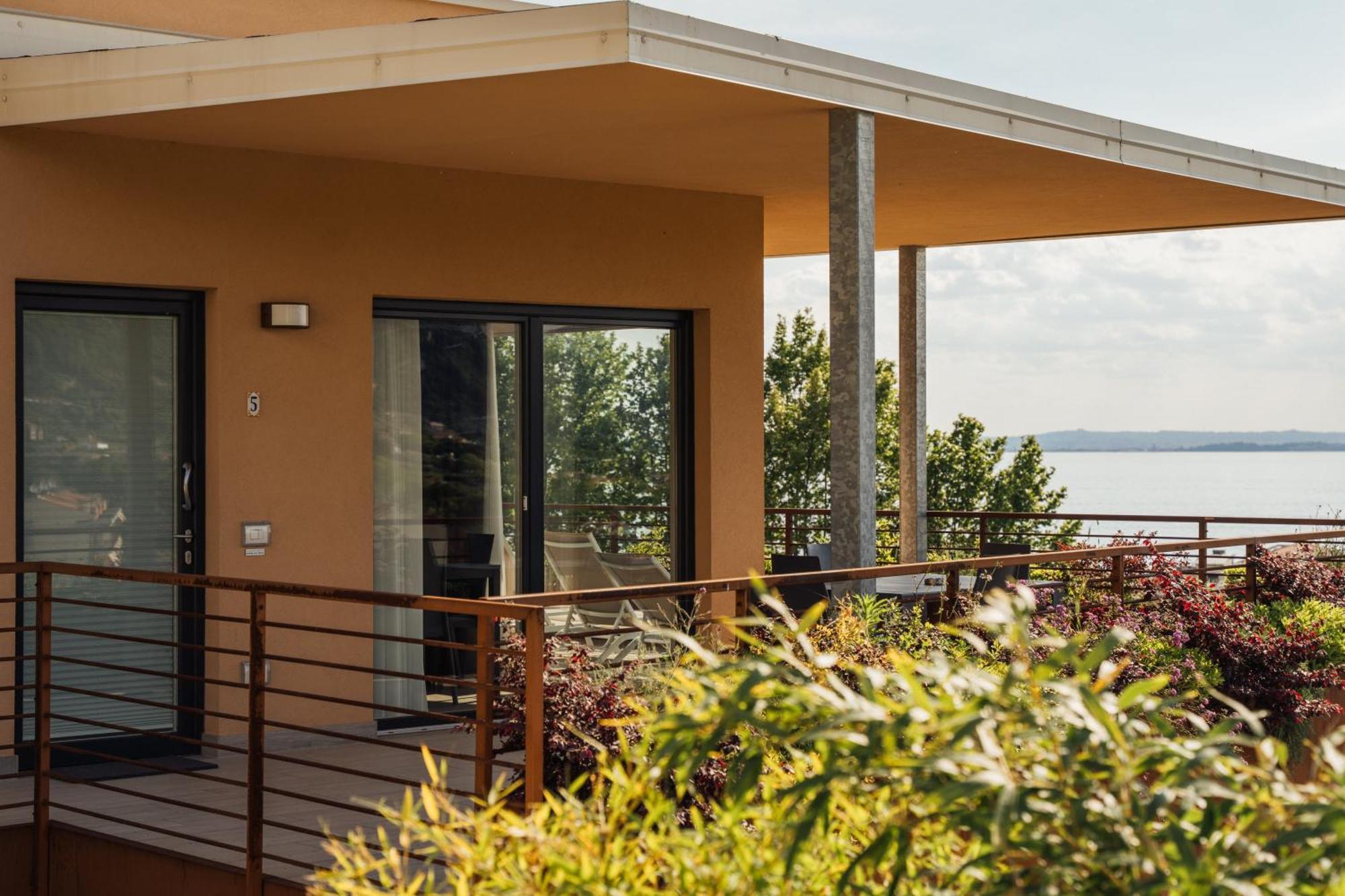 Apartments Monsurei, Lake View バルドリーノ エクステリア 写真